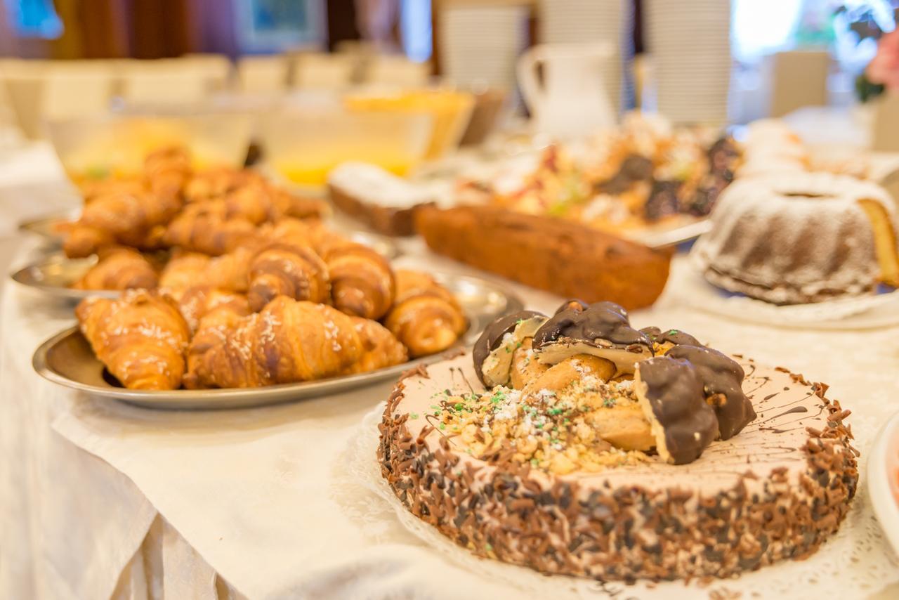 Hotel Posta - Famiglia Pra Dal 1866 A Caprile 4*